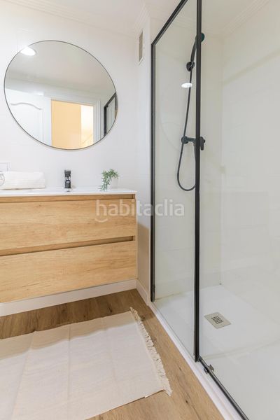 Piso luminoso de 4 habitaciones , con balcón y vistas despejadas en Valencia - Imagen 15