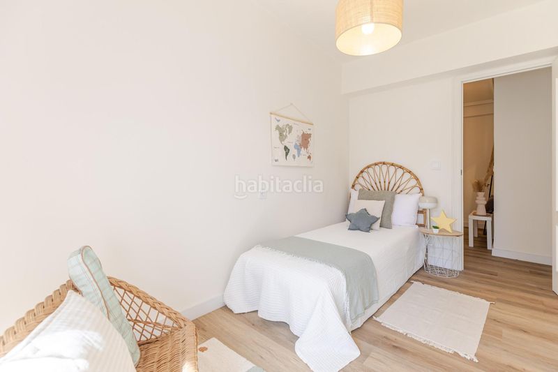 Piso luminoso de 4 habitaciones , con balcón y vistas despejadas en Valencia - Imagen 24