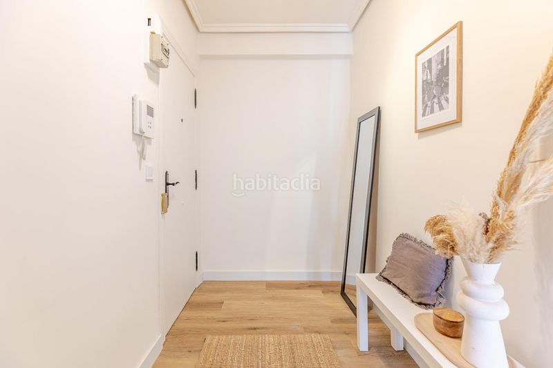 Piso luminoso de 4 habitaciones , con balcón y vistas despejadas en Valencia - Imagen 44