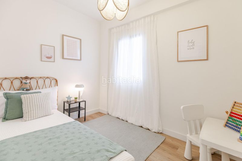 Piso luminoso de 4 habitaciones , con balcón y vistas despejadas en Valencia - Imagen 8