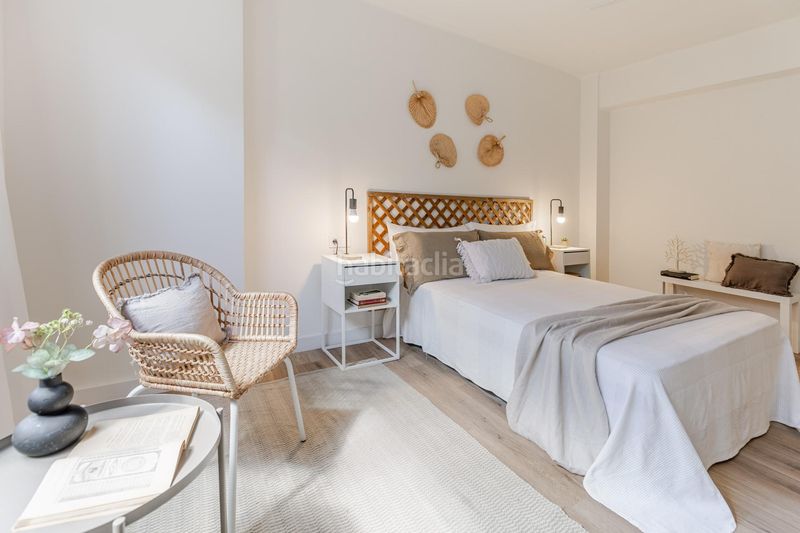 Piso luminoso de 4 habitaciones , con balcón y vistas despejadas en Valencia - Imagen 5