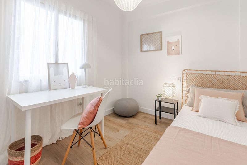 Piso luminoso de 4 habitaciones , con balcón y vistas despejadas en Valencia - Imagen 25