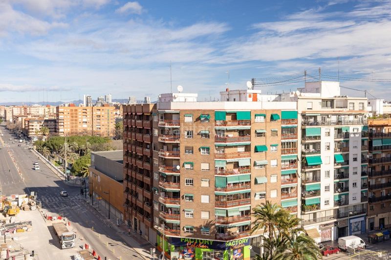 Piso luminosidad, altura y vistas junto al río en Valencia - Imagen 12