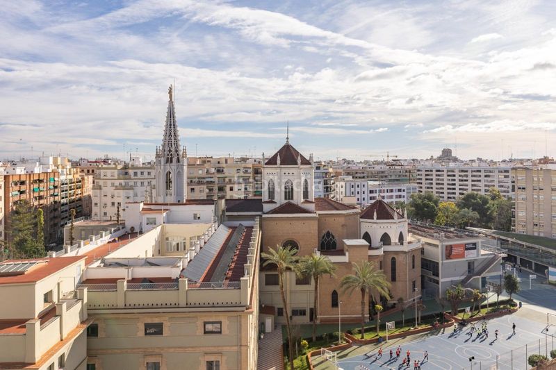 Piso luminosidad, altura y vistas junto al río en Valencia - Imagen 4