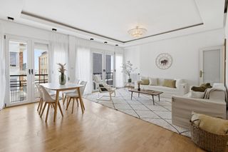 Pis  Plaza plaza rafael martí de viciana. Amplia vivienda señorial en el centro de burriana. luz, espacio