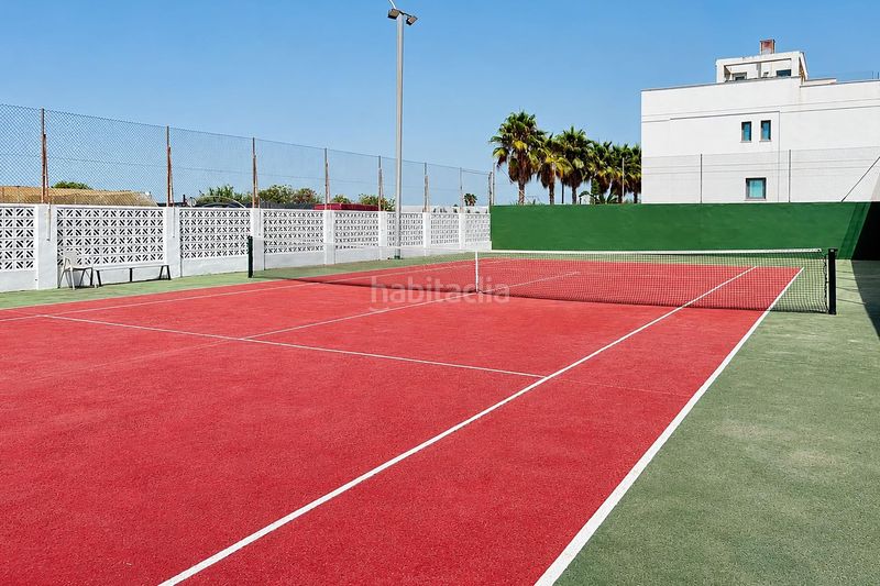 Foto 066f454d-c47d-4db6-88aa-3e1f3aef7a73. Apartament amb aparcament piscina a El Perellonet Valencia