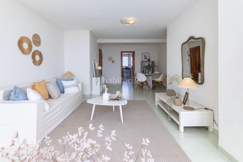 Foto 48371f8f-a7ea-4a6e-9bc5-37062f72567f. Apartament amb aparcament piscina a El Perellonet Valencia