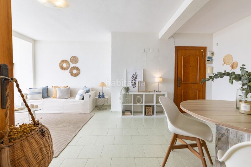 Foto 4c14369f-faad-47c2-95d9-cda5a6f6c94d. Apartament amb aparcament piscina a El Perellonet Valencia