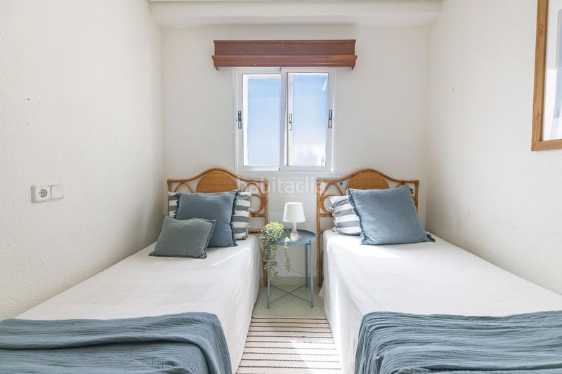 Foto 5d3dfa85-4133-4108-9927-eb75172a88fe. Apartament amb aparcament piscina a El Perellonet Valencia