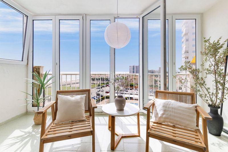 Foto 72561776-cc6f-4291-8889-40c83e68eb76. Apartament amb aparcament piscina a El Perellonet Valencia