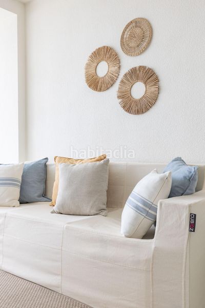 Foto accd5b93-1aab-4374-8585-64ac3dfa4f99. Apartament amb aparcament piscina a El Perellonet Valencia