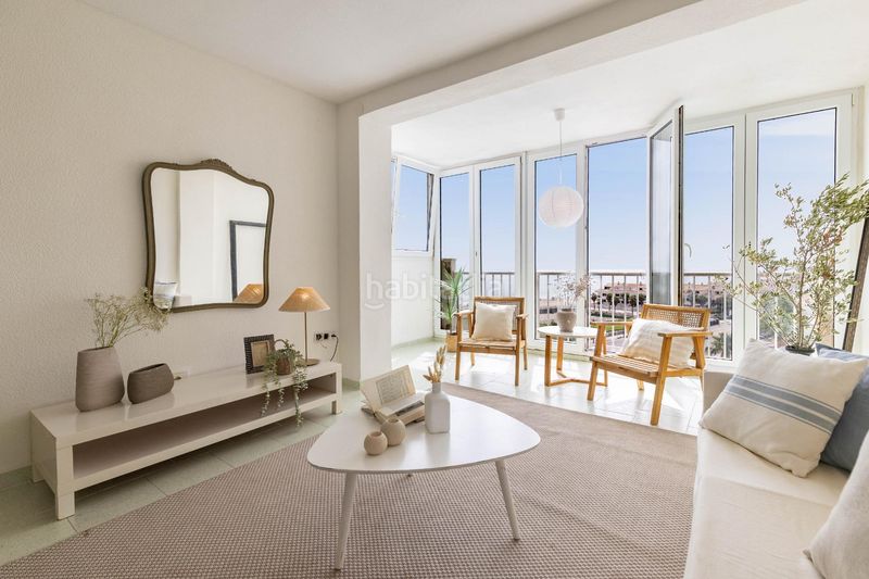 Foto decfd532-61cb-4b48-9818-9f661d43b213. Apartament amb aparcament piscina a El Perellonet Valencia