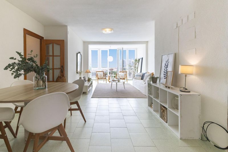 Foto ed45f72d-26a6-4137-9eaf-03ad7b389c25. Apartament amb aparcament piscina a El Perellonet Valencia