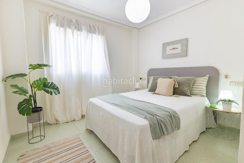 Foto edd8c541-fbad-4505-9ddd-a81c0dea3089. Apartament amb aparcament piscina a El Perellonet Valencia