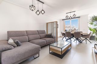 Casa adossada  Calle alex alemany. Una casa reformada para disfrutarla desde el primer día