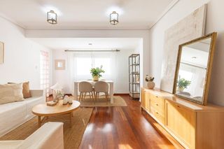 Pis  San vicente de paul. Piso exterior de 4 habitaciones junto a primado reig y arena, va