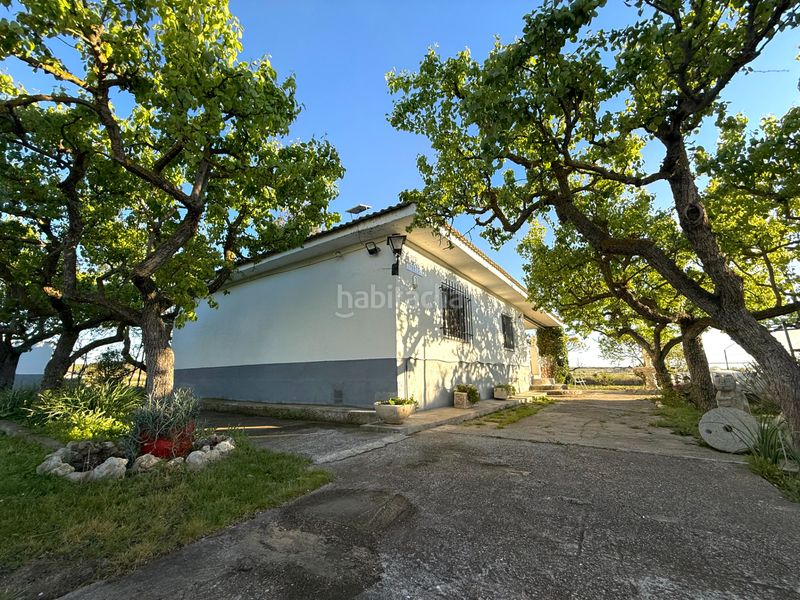 Foto b88b39ae-f21b-46d0-bad7-60f91330b2f3. Xalet amb xemeneia calefacció aparcament a Estremera