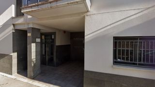 Aparcament cotxe a Carrer Víctor Riu 12
