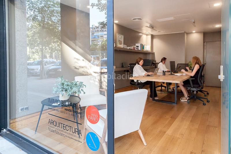 Foto 115b9e6d-657e-45cb-8d07-dd48909cd99a. Rent business premise in carrer de déu i mata 152 in Barcelona