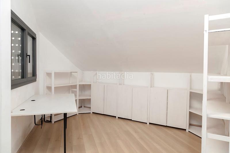 Foto daeb32ba-5a15-4a03-b13f-077cf6608af1. Àtic amb calefacció aparcament a Dreta de l´Eixample Barcelona