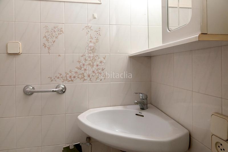 Foto 4a7d8c96-1a3a-4679-af98-012904e49597. Flat in carrer de milà i fontanals 58 in Vila de Gràcia Barcelona