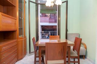 Flat  Carrer de milà i fontanals 58. Piso en venta en vila de gracia