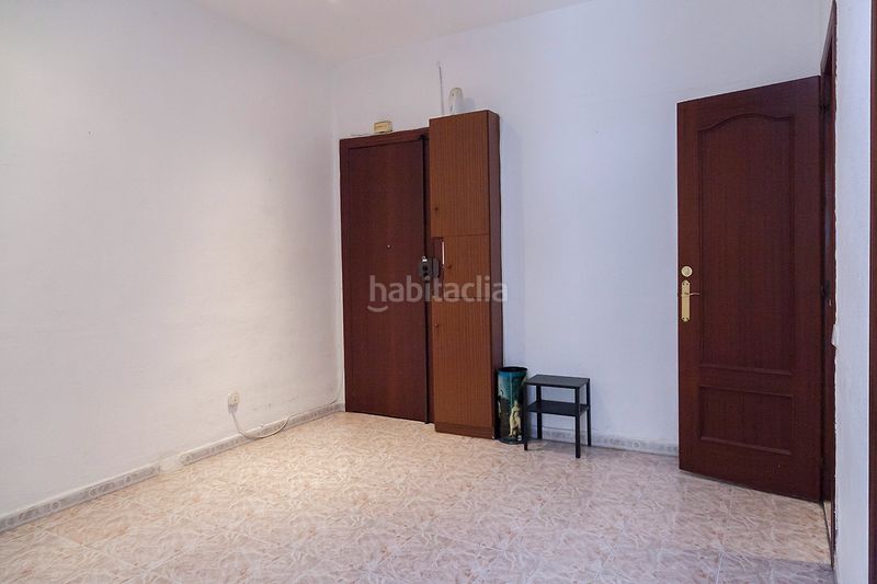Foto 034b4bc4-150c-4a11-822a-653e54afe43d. Pis a Sant Antoni Barcelona