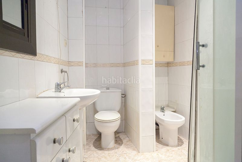 Foto 9bd13dd9-8bab-46fa-b5ec-e1a57f77f5e5. Pis a Sant Antoni Barcelona