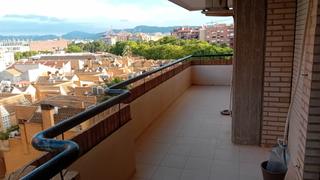 Lloguer Pis  Calle catedrático fernando piñuela. Piso exterior, 4 dormitorios, zona juan carlos i-zig zag.