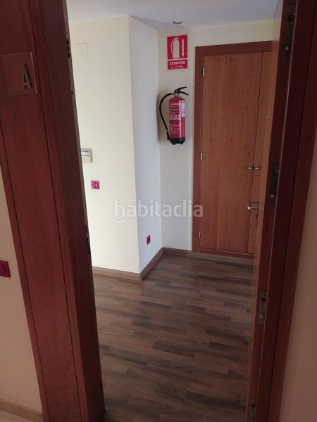 Foto 6c0718f5-27b5-47ac-8361-d8e789fd6b54. Oficina en calle de molina de segura 3 amplio y luminosa oficina en última planta-ático, con todas las orientaciones. venta y alquiler. en Murcia