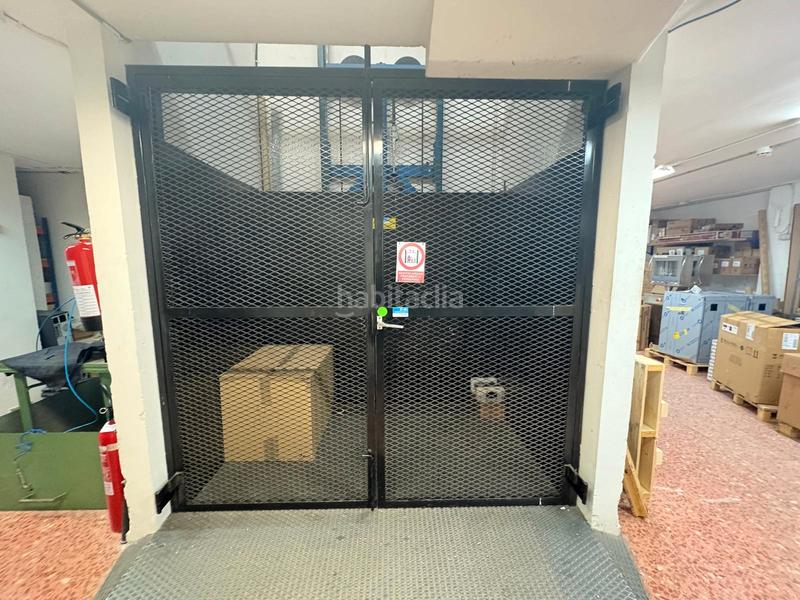 Foto 530c395d-b3b1-4a16-b2f4-c469194f4796. Local comercial en carrer d'hondures 48 local comercial de 527 m² con zona de almacén y oficinas, listo para entrar en Barcelona