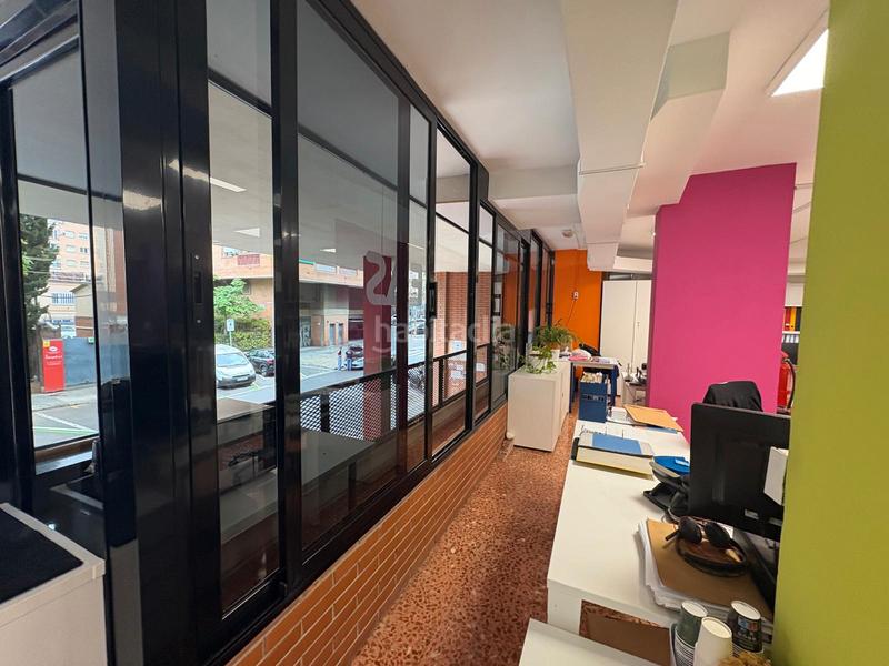 Foto b1a4a898-14c5-42a4-997e-d7d1fbb13be3. Local comercial en carrer d'hondures 48 local comercial de 527 m² con zona de almacén y oficinas, listo para entrar en Barcelona