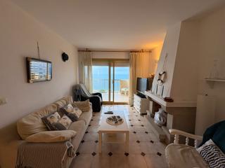 Pis  Passeig marítim. Piso en primera línea de mar con terraza, parking, patio privado