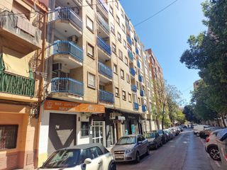 Business premise  Carrer juan de garay. Se vende local, barrestaurante frente hospital peset