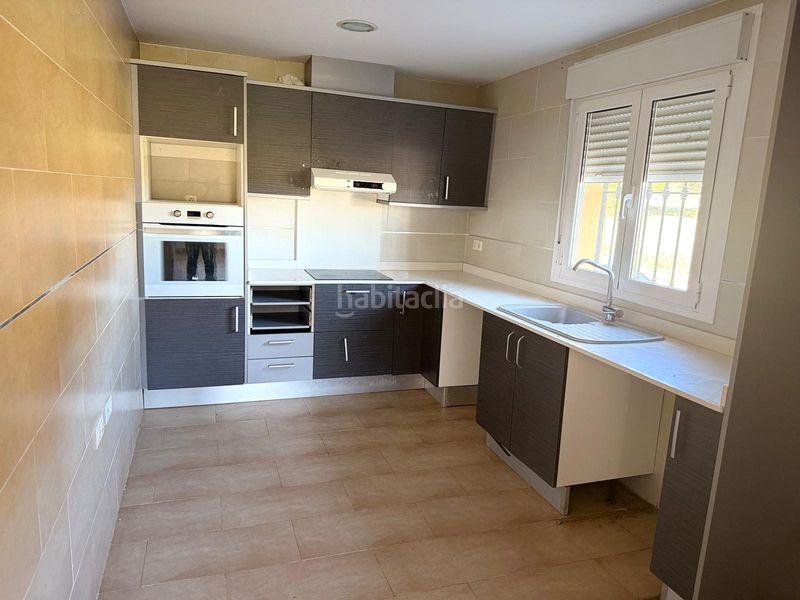 Foto c9c822d7-3947-4925-9b8e-b655f4b248ad. Casa a Requena