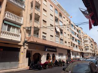 Flat  Calle sal la. Oportunidad piso en el centro de torrevieja