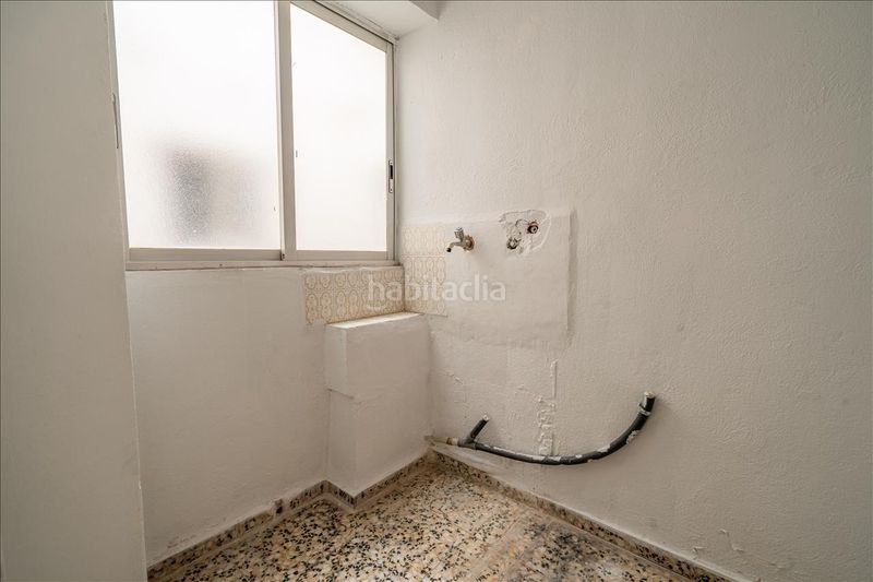 Foto 187b3e7c-b8fb-4100-ba2c-363dff663aee. Pis a playa puerto de Sagunto Sagunt