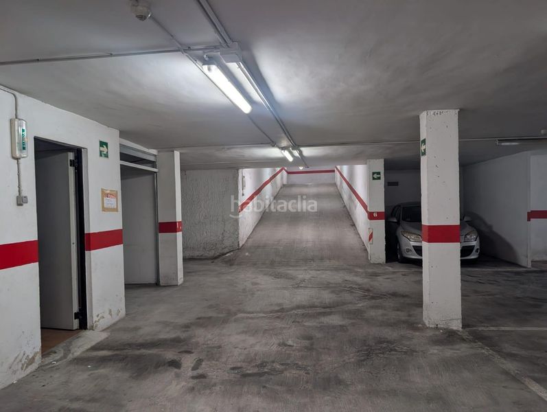Foto ca20cbf9-a725-45d2-a9ce-f01625860716. Aparcament cotxe a Sants Patrons Alzira