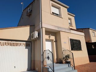Casa adosada  Calle teodoro llorente. Acogedor adosado en naquera  el corralet
