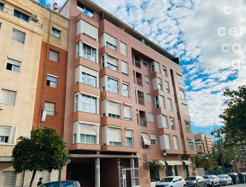 Foto ea282c57-4d95-46a8-aab9-286d90d63ad8. Posto auto in Els Orriols Valencia