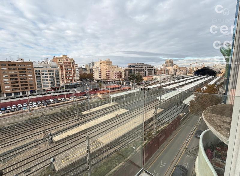 Foto 7c2a7776-5fd2-44f6-a266-c29bd2a037c3. Appartement avec parking piscine dans Russafa Valencia