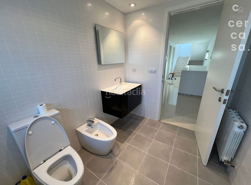 Foto 349bed2d-def6-498d-8007-236ace50a530. Xalet amb aparcament piscina a Godella