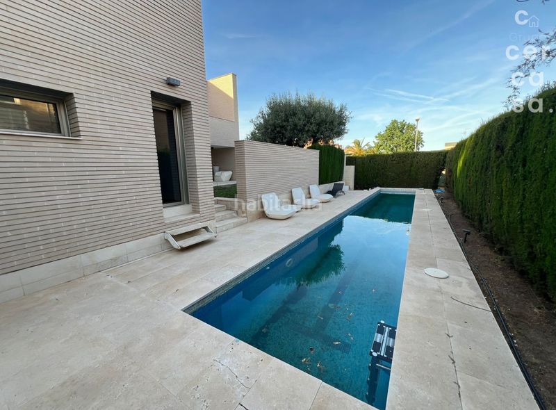 Foto 4bd1b34e-b43d-49d3-8e8c-7ec6f4e3c7d9. Xalet amb aparcament piscina a Godella