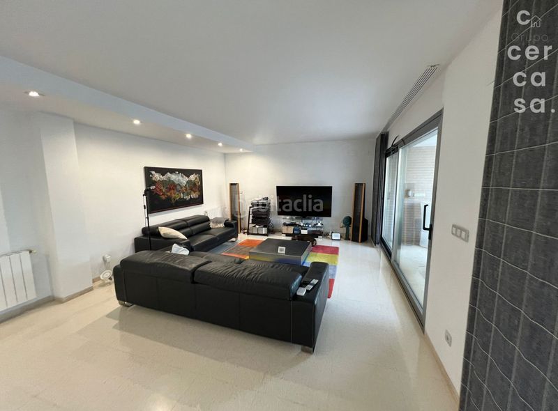 Foto b369ea87-4bda-44fc-85ee-399205fa29f0. Xalet amb aparcament piscina a Godella