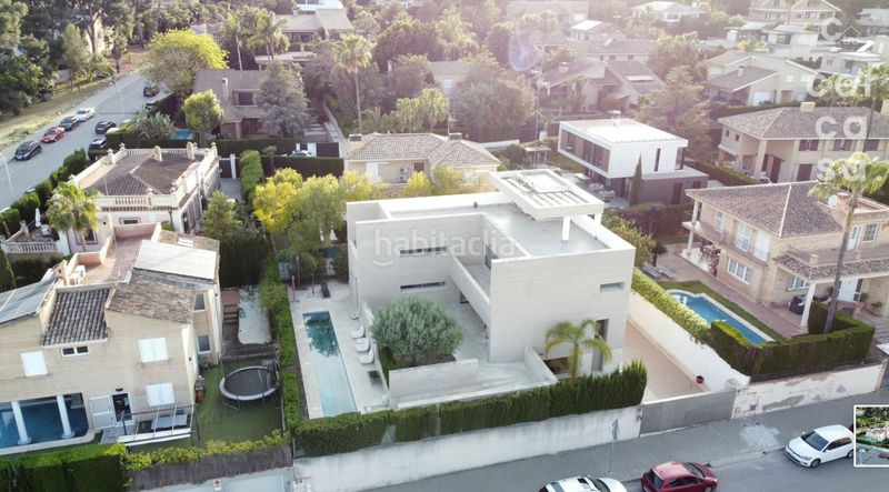 Foto cbe02e92-b5ad-4373-8aef-bf677e6f7916. Xalet amb aparcament piscina a Godella