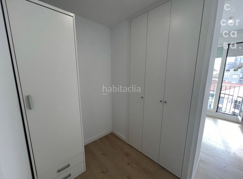 Foto 7a0f2e2d-3115-45c0-94d9-295aa8544f7d. Lloguer pis amb calefacció aparcament piscina a Russafa Valencia