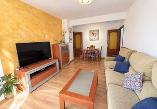 Flat  Carrer de cofrentes. ?? ¡amplitud, terraza interior y una excelente ubicación en la t