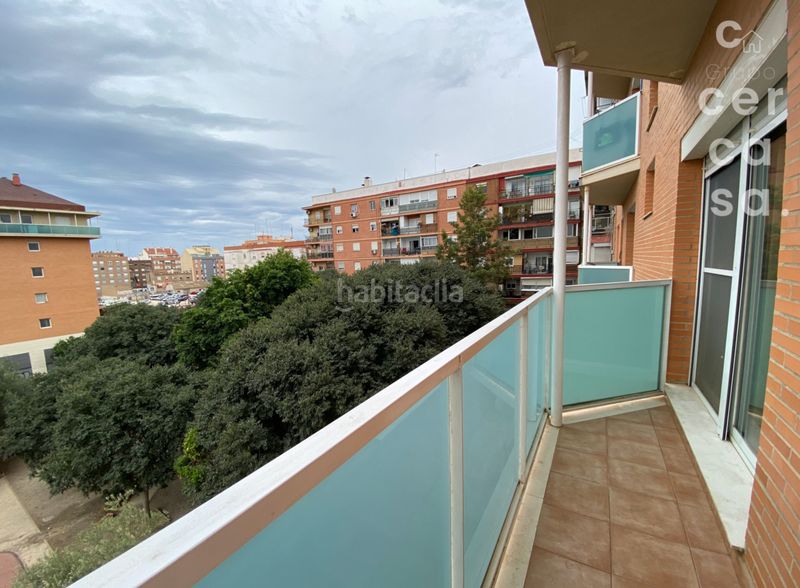 Foto e90e9ada-f096-443a-8291-e6ae1fdb78fc. Pis amb aparcament a Torrefiel Valencia