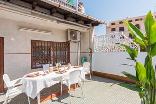 Etagenwohnung  Calle de alfonso ferez 39. Piso con tres terrazas  bajo de mas de 180m2 espacio para empren