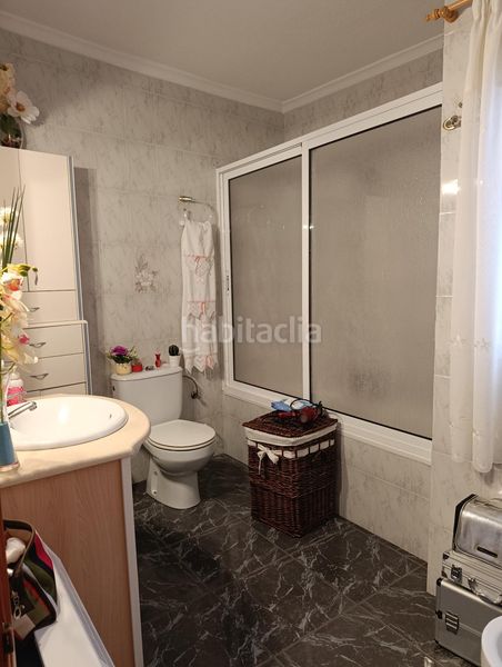 Foto afdc96a6-d7dd-40f6-b53a-e1d9fd31f9c3. Casa a avenida cehegin 79 a Bullas